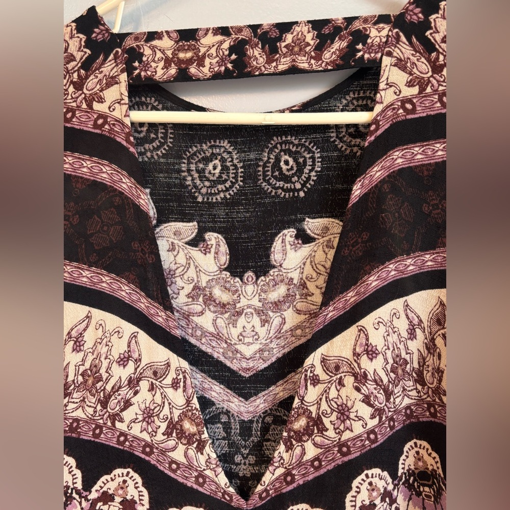 Free People Black Floral Chevron Long Sleeve Dress Sz XS. PTP 19”. Rise 32” - Picture 4 of 7